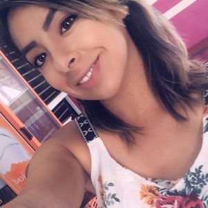 Meet your Posher, Ana